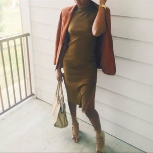 Small Khaki sideslit midi dress